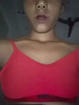 hotbabymuskan stripchat live cam model