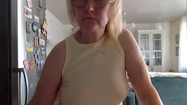 Zeyona stripchat live cam model
