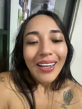 HollyAngel2 stripchat live cam model