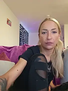 -Jeany- stripchat live cam model