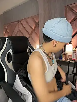 ian_mathias_ stripchat live cam model