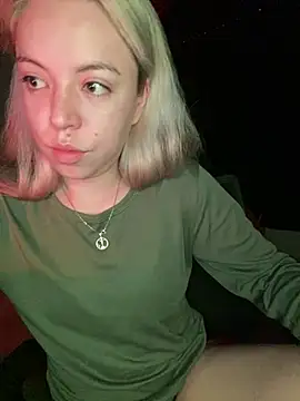 nathashabennethh stripchat live cam model