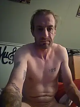mic198423 stripchat live cam model
