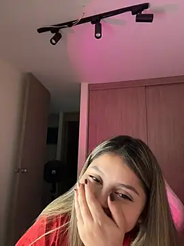 lunablossom_ stripchat live cam model