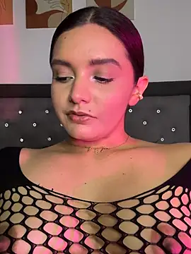 Melanyprada stripchat live cam model
