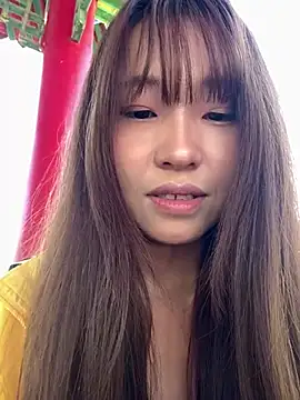77momomo stripchat live cam model
