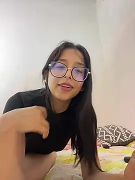 milakitti stripchat live cam model