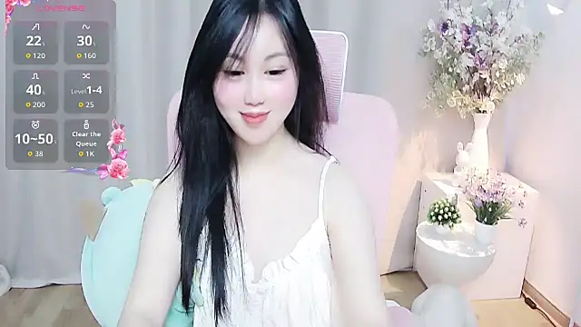 shynana stripchat live cam model