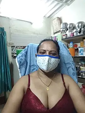 amudha143 stripchat live cam model