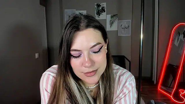 MiraTorson stripchat live cam model