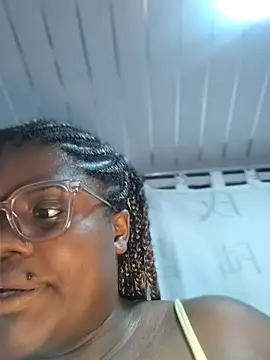 LiaaRose stripchat live cam model