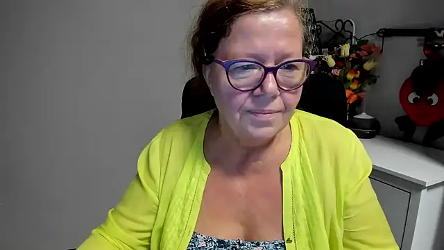 Adelewildx stripchat live cam model