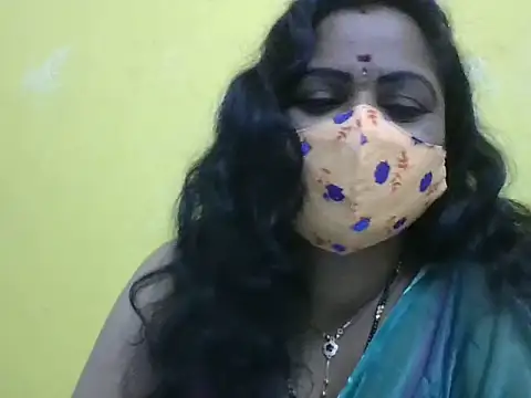 anu-reddyy stripchat live cam model