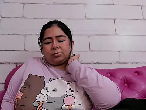 AriaMoonnn stripchat live cam model