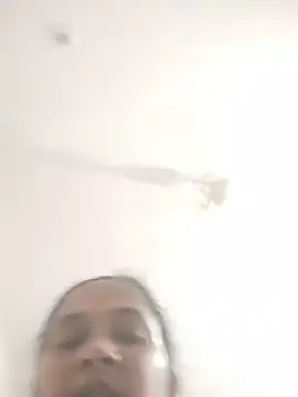 Reema-sharma123 stripchat live cam model