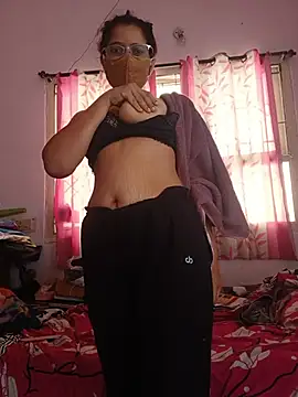 thanusi_2 stripchat live cam model