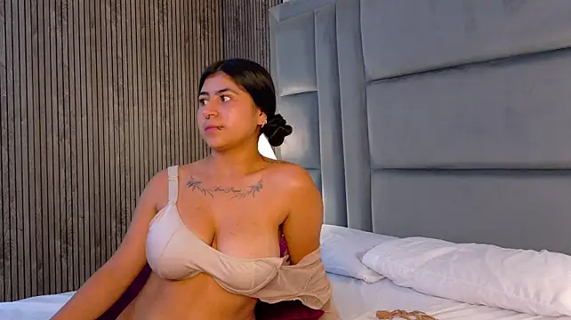 ScarletJons stripchat live cam model