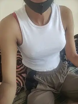 Amisha_kaur stripchat live cam model