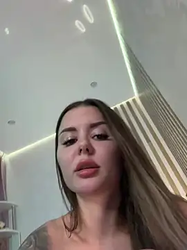 Alina_Vibe_Me stripchat live cam model