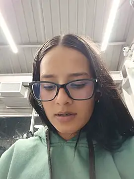 _vaness stripchat live cam model