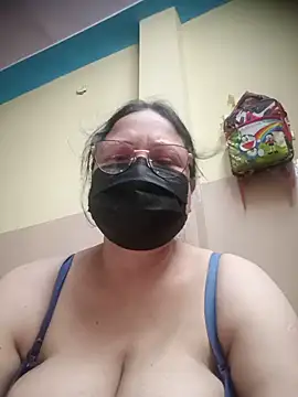 Dreamgirrl stripchat live cam model