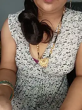 Miss_retika stripchat live cam model