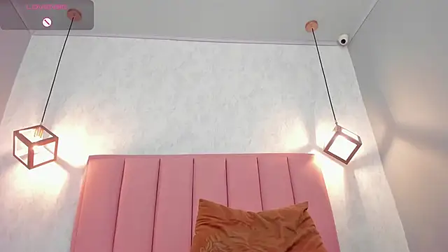 YARA_SHINE2 stripchat live cam model