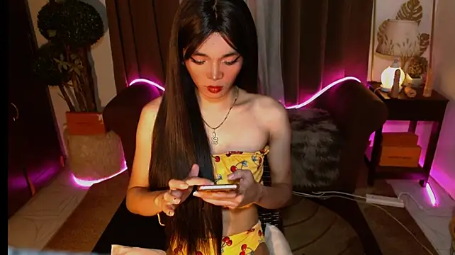 sweet_kyla02 stripchat live cam model