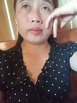 trieuhoaly stripchat live cam model
