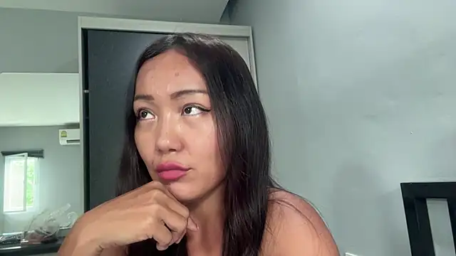 Adelinai stripchat live cam model