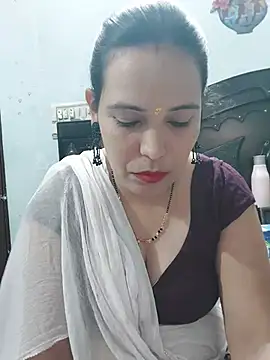 Poojabhabi101 stripchat live cam model