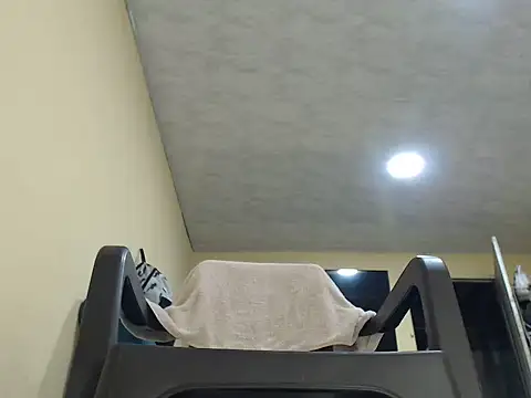 musclebody12 stripchat live cam model