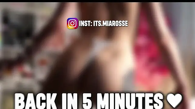 ItsMiaRosee stripchat live cam model