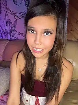 lillytiller stripchat live cam model