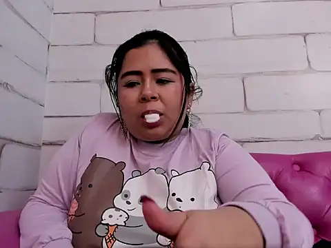 AriaMoonnn stripchat live cam model