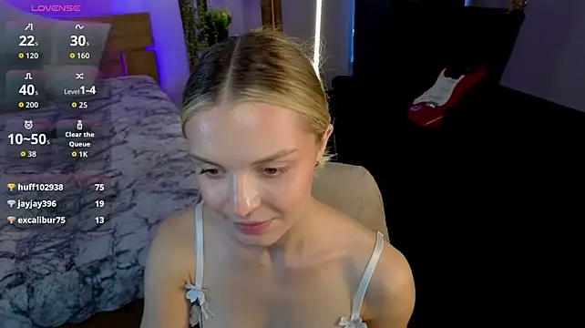 Reychellle stripchat live cam model
