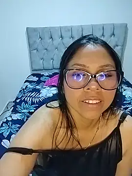 Valentina_hz stripchat live cam model