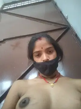 Simran_Love_143 stripchat live cam model