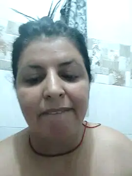 Jann_Riya333 stripchat live cam model