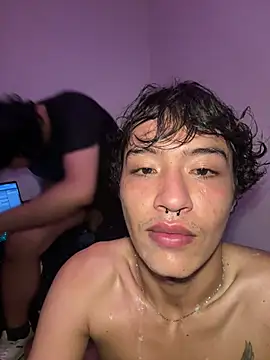 TonnyBottom stripchat live cam model