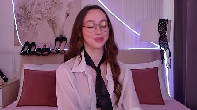 Emily_Simon stripchat live cam model