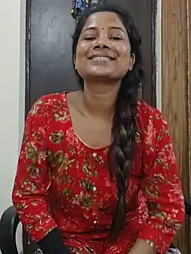 BellatrixBandra stripchat live cam model