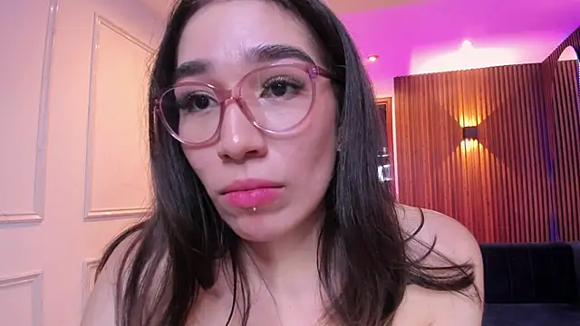 Emma_caarter_ stripchat live cam model