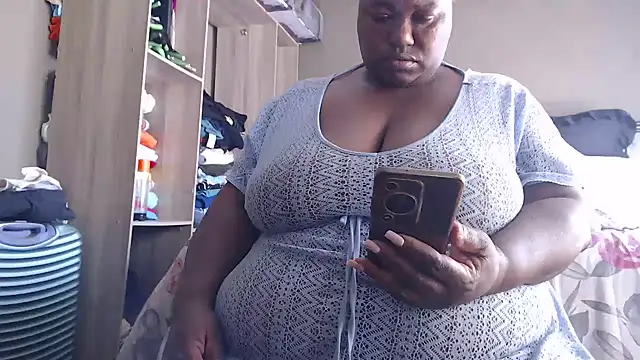 MATUREBUSSTY stripchat live cam model