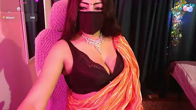 Aashiya- stripchat live cam model