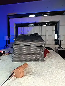Sarafountain stripchat live cam model