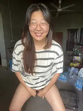 sisi-maiden stripchat live cam model