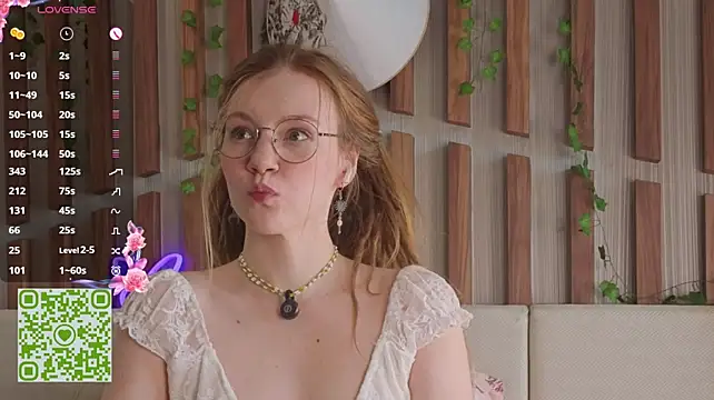 lyra_thenymph stripchat live cam model