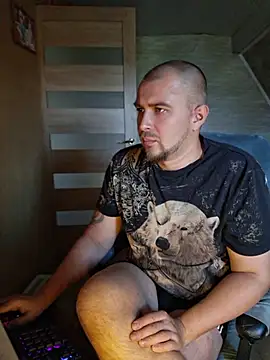 Foxyshaved stripchat live cam model