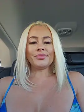 MILFBARBY stripchat live cam model